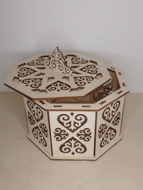 Восьмигранная шкатулка - 910  руб.